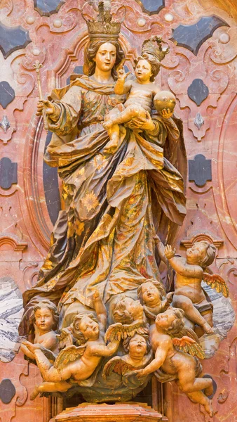 SEVILLE, SPAIN - OCTOBER 28, 2014: The baroque statue of Madonna by Cayetano de Acosta from 17. cent. in church Iglesia del Sagrario. — Stock Photo, Image