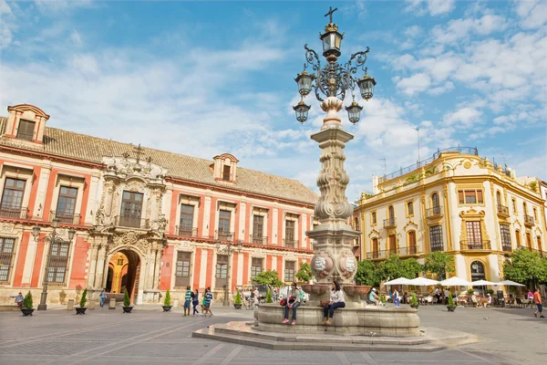 SEVILLE, SPAIN - OCTOBER 28, 2014: Plaza del Triumfo and Palacio arzobispal (archiepiscopal palace). — Stock Photo, Image