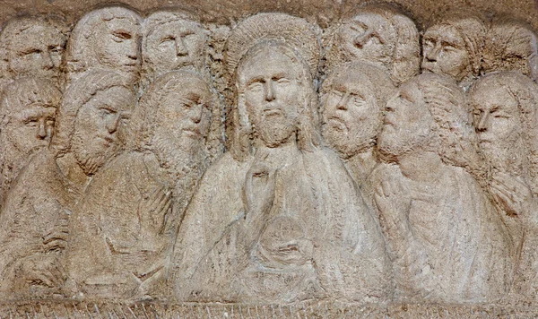 Padwa, Włochy - 9 września 2014: The Modern relief Ostatnia Wieczerza "na ołtarzu w kościele Santa Maria dei Servi. — Zdjęcie stockowe
