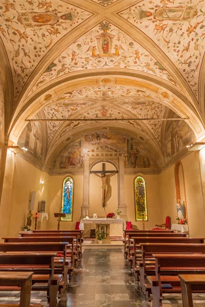 Padua, italien - 9. september 2014: die seitliche kapelle in der kirche san benedetto vecchio (heiliger benedikt). — Stockfoto