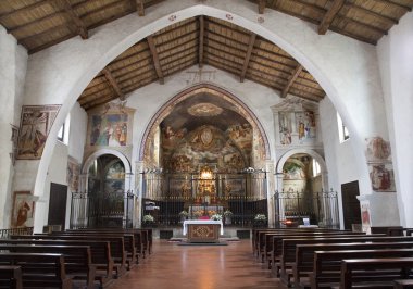 Bergamo - 26 Ocak: NEF kilise Michele al pozzo bianco. Orta apsis Giovani Battista Guarinoni d'Averara yıl 1577 tarafından 26 Ocak 2013 Bergamo, İtalya'da fresco.