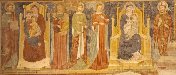 Verona - 27 januari: Fresco uit de middenbeuk van Basilica di San Zeno van 13. -14. cent. door onbekend autor in 27 januari 2013 in Verona, Italië. — Stockfoto