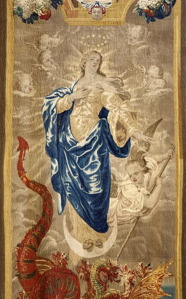 BERGAMO - JANUARY 26: Tapestry Virgin Mary in church Santa Maria Maggiore on January 26, 2013 in Bergamo, Italy. — Stock Photo, Image