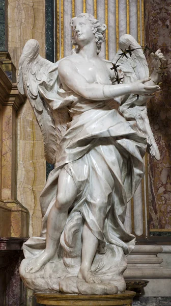 ROMA - 23 de marzo: Estatua de ángel de la iglesia de San Ignacio el 23 de marzo de 2012 en Roma . — Foto de Stock