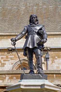 Londra - Oliver Cromwell Hamo Thornycroft tarafından anma ve 1899 yılında dikilen