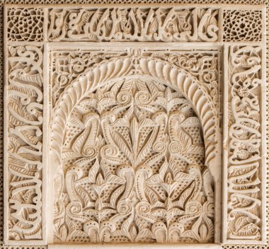 Sevilla, İspanya - 28 Ekim 2014: Casa de Pilatos, avluda mudejar sıva detay.