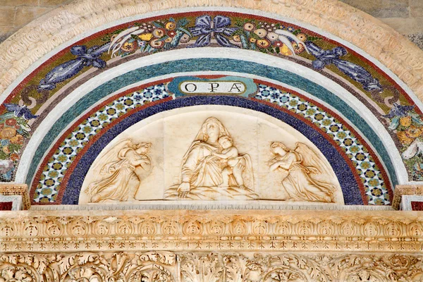 Мозаика Пресвятой Девы Марии из собора Пизы — стоковое фото