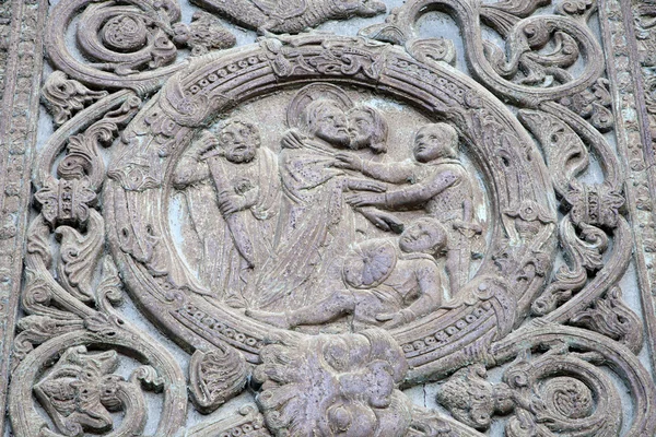 Paris - detail from main gate of Saint Denis - The Betrayal of Christ — Stock Photo, Image