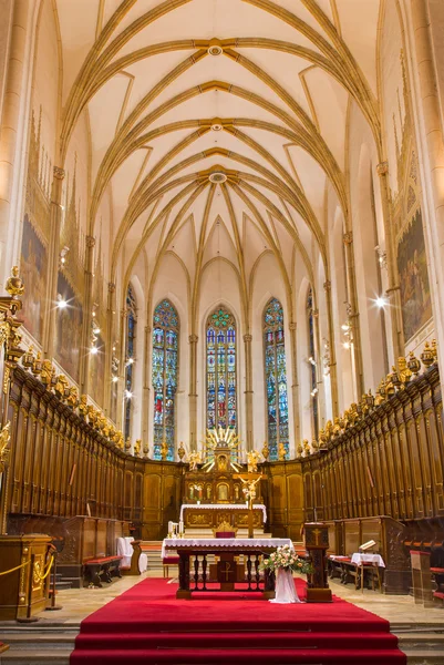 Trnava, Slowakei - 14. Oktober 2014: Presbyterium der gotischen St.-Nikolaus-Kirche. — Stockfoto