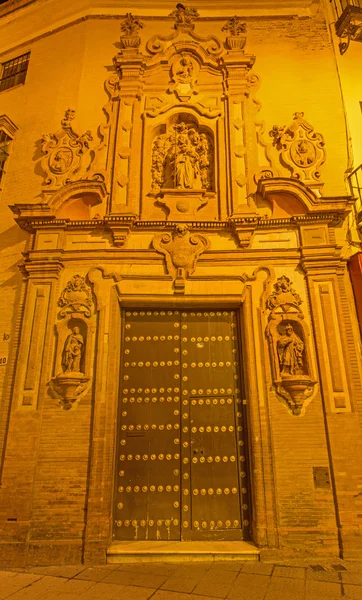 SEVILLE, ESPAÑA - 28 DE OCTUBRE DE 2014: El principal portal barroco de la iglesia Capilla de San José (1716) por Lucas Valdes . —  Fotos de Stock