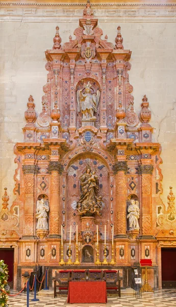 SEVILLE, SPAIN - OCTOBER 28, 2014: The baroque, marble side altar of Madonna designed by Cayetano de Acosta from 17. cent. in church Iglesia del Sagrario. — Stock Photo, Image