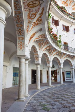 Sevilla, İspanya - 28 Ekim 2014: Plaza de Cabildo Meydanı.