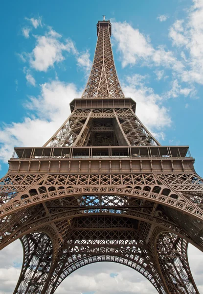 Paris - Eiffel tower and the sky — Stock Photo, Image