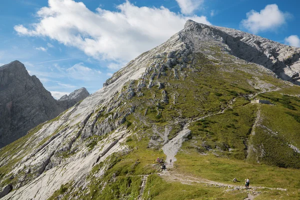 Alps - ascent to Watzmann peak from Watzmannhaus chalet — Stock Photo, Image