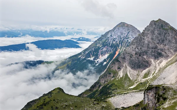 Alpes bajo la cara sur del macizo de Dachstein - Austria — Foto de Stock