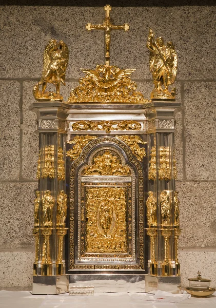 MADRID - MARCH 10: Modern Tabernacle  from church hl. Theresia (Madrid - Iglesia de Santa Teresa y San Jose (Carmelitas descalzos) on March 10, 2013 in Spain. — Stock Photo, Image