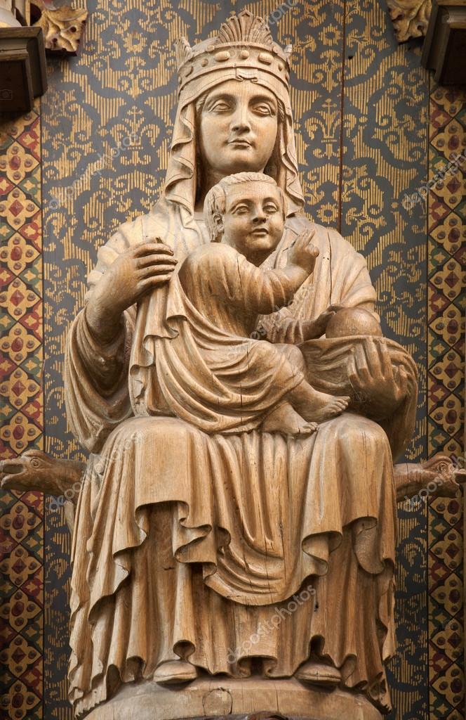 BRUSSES JUNE 22: Virgin Mary as mother of Statue from - Main Image