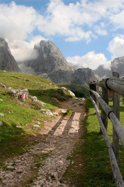 Passeggiata nelle dolomiti — Foto Stock