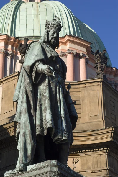 Statua Karola Vi w Prag — Zdjęcie stockowe