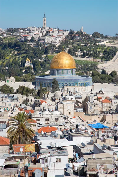 Jerusalem - Blick über die Altstadt zum Felsendom und Ölberg. — Stockfoto