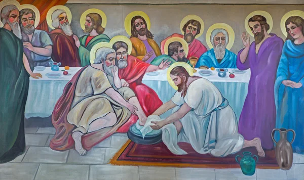 BETHLEHEM, ISRAEL - MARCH 6, 2015: The modern fresco of Feet washing at the last supper from 20.cent. in Syrian orthodox church by artist K. Veniadis (1987). — Stockfoto