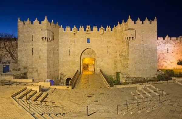 Jerusalem - Damascus gate alacakaranlıkta — Stok fotoğraf