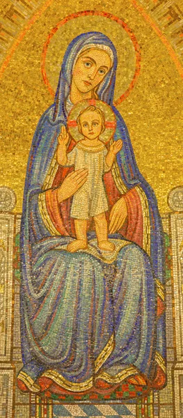 JERUSALEM, ISRAEL - MARCH 3, 2015: The mosaic of Madonna in Dormition abbey by Benedictine Radbod Commandeur from the Benedictine Abbey of Maria Laach from 20. cent. — Stock Photo, Image