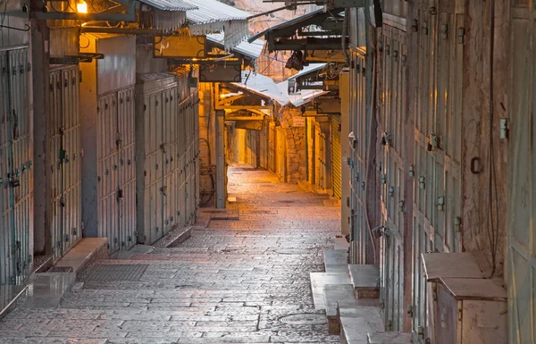 Jerusalem, israel - 5. März 2015: die morgendliche Marktstraße in der Altstadt. — Stockfoto