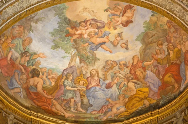 ROMA, ITALIA - 25 MARZO 2015: L'affresco del Miracolo della Moltiplicazione sull'abside principale della chiesa Basilica di Sant'Andrea delle Fratte di Pasquale Marini del 18. sec. .. — Foto Stock