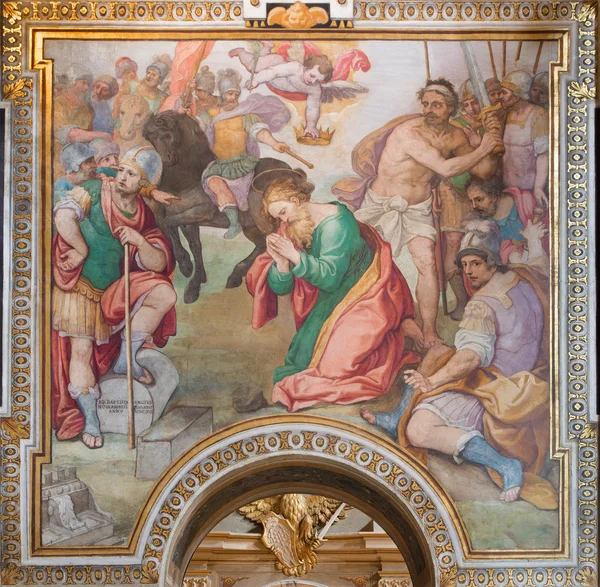 ROME, ITALY - MARCH 26, 2015: "The Decapitation of st". Paul freso av G. B. Ricci fra 16 cent. i kirken Chiesa di Santa Maria i Transpontina og kapellet til St. Peter og Paul . – stockfoto