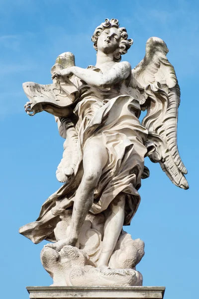 Rome, Italië - 27 maart 2015: Rome - Angel met de superscription door Gian Lorenzo Bernini (1598-1680) en zoon Paolo (origineel van Sant'Andrea delle Fratte, exemplaar door Giulio Cartari. Stockfoto