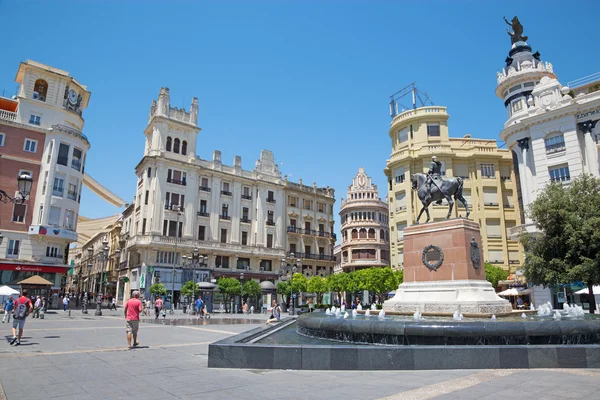 CORDOBA, SPAIN - 28 Mei 2015: Plaza Tendillas persegi di senja hari. — Stok Foto