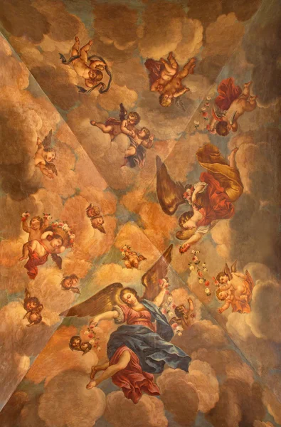 GRANADA, ESPAGNE - 29 MAI 2015 : La fresque de plafond de la sacristie avec les anges dans le ciel dans la basilique San Juan de Dios par Diego Sanchez Sarabia de la deuxième partie de 18. cent . — Photo