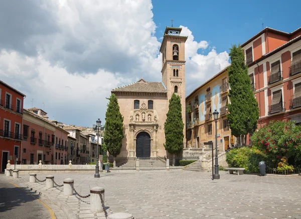 Granada - Iglesia y plaza de Santa Ana. — Foto de Stock