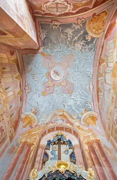 BANSKA STIAVNICA, ESLOVAQUIA - 20 DE FEBRERO DE 2015: El fresco en la iglesia inferior del calvario barroco de Anton Schmidt desde los años 1745 en la Capilla del Doloroso Corazón de la Virgen María . — Foto de Stock