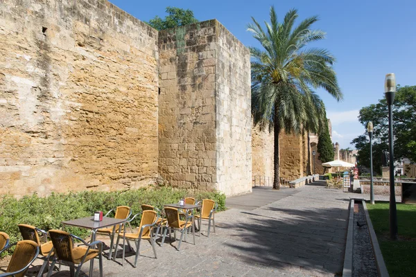 Córdoba - Las murallas medievales de la ciudad a la luz de la tarde — Foto de Stock