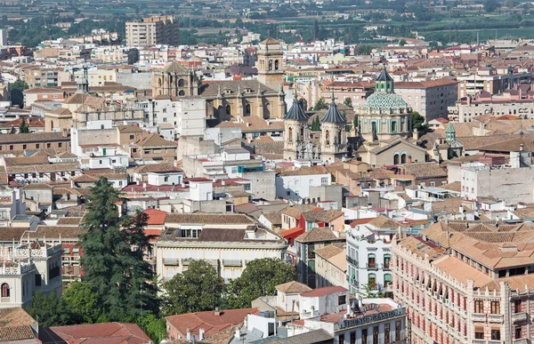 Granada - A perspectiva sobre a cidade com as igrejas Basílica de San Juan de Dios e Monastério San Jerónimo . — Fotografia de Stock