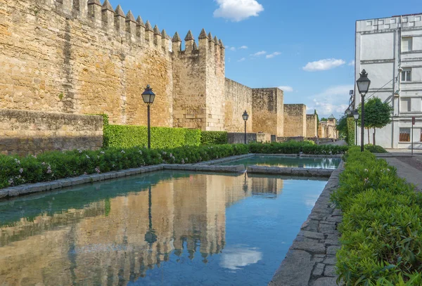 CORDOBA, SPAIN - MAY 25, 2015: The medieval walls of the town in evening light. — Stock Photo, Image