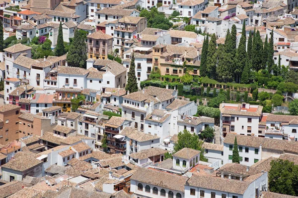 Granada - de blik naar de Albayzin district van Alhambra Fort. — Stockfoto