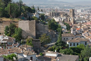 Granada - Katedrali olan şehrin görünüşü
