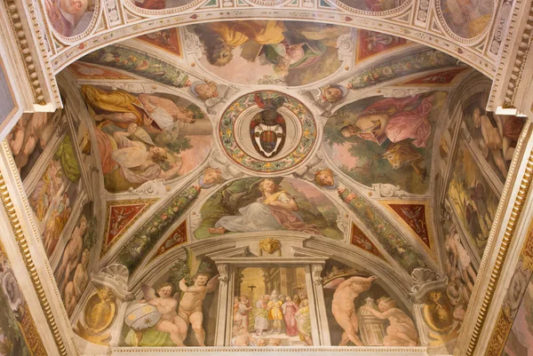 ROME, ITALIE - 25 MARS 2015 : Les fresques Les quatre évangélistes dans la chapelle latérale de Paolo Cespedes et Cesare Arbasia à partir de 16. cent. dans l'église Chiesa della Trinita dei Monti . — Photo