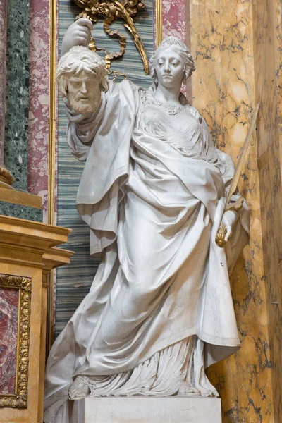 ROMA, ITALIA - 25 MARZO 2015: La statua di Giuditta di Pietro Pacilli (1769) dalla cappella laterale dell'Immacolata Concezione nella chiesa barocca Basilica dei Santi Ambrogio e Carlo al Corso . — Foto Stock