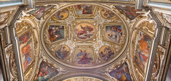 ROME, ITALY - MARCH 25, 2015: The fresco on the vault of Chapel of St. Giacinta Marescotti in church San Lorenzo in Lucina by Simon Vouet with the scenes from live of Virgin Mary (1623 - 1624). — Stockfoto