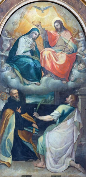 ROMA, ITÁLIA - MARÇO 26, 2015: A Coroação da Virgem Maria pinta da capela lateral na igreja Chiesa di Santo Spirito in Sassia de Cesare Nebbia (1512 - 1590) ). — Fotografia de Stock