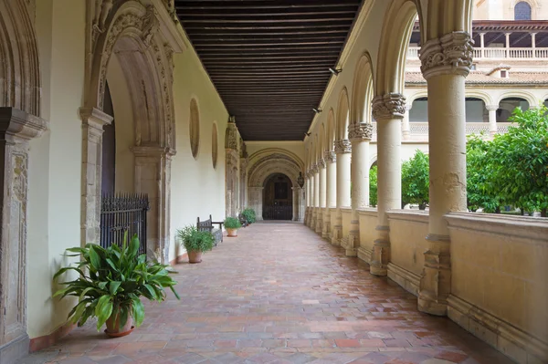 GRANADA, SPAIN - MAY 29, 2015: The atrium of church Monasterio de San Jeronimo. — Zdjęcie stockowe