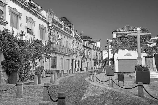 Granada - piazzetta e via Calle Principal de San Bartolome nel quartiere Albazyin . — Foto Stock