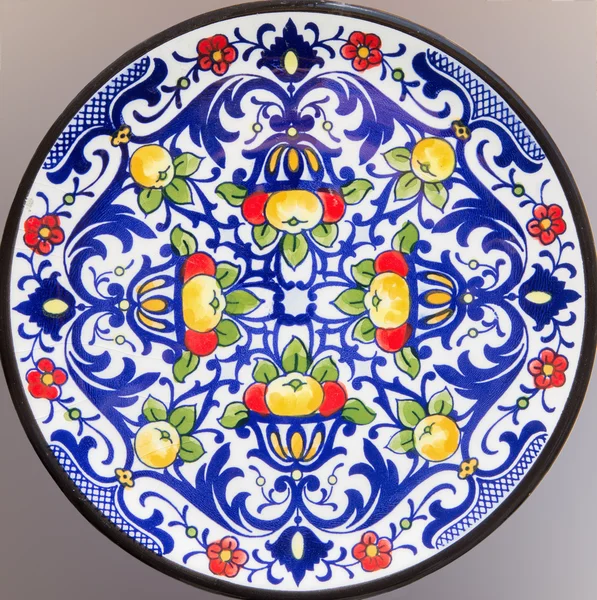 西班牙科尔多瓦-2015 年 5 月 26 日: 从市场的陶瓷板的详细信息. — 图库照片