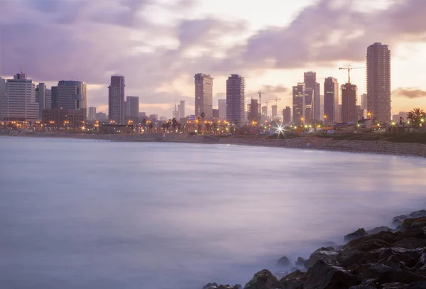 TEL AVIV, ISRAEL - 2 Mart 2015: Sabah eski Jaffa ve Tel Aviv 'in altındaki sahil. — Stok fotoğraf