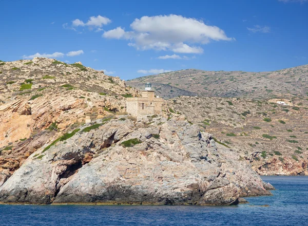 Mercusuar pulau Yunani Ios dalam kelompok Cyclades di Laut Aegea — Stok Foto