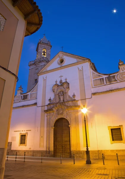 Cordoba - die Kirche iglesia de san andres in der Abenddämmerung mit dem spätbarocken Portal. — Stockfoto